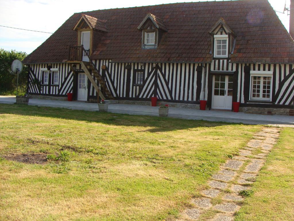 Le Vieux Castel Bed and Breakfast Goustranville Exterior foto