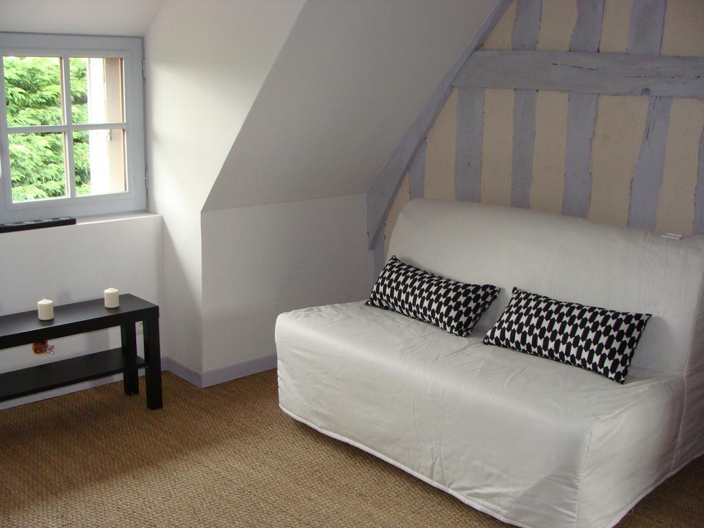 Le Vieux Castel Bed and Breakfast Goustranville Habitación foto