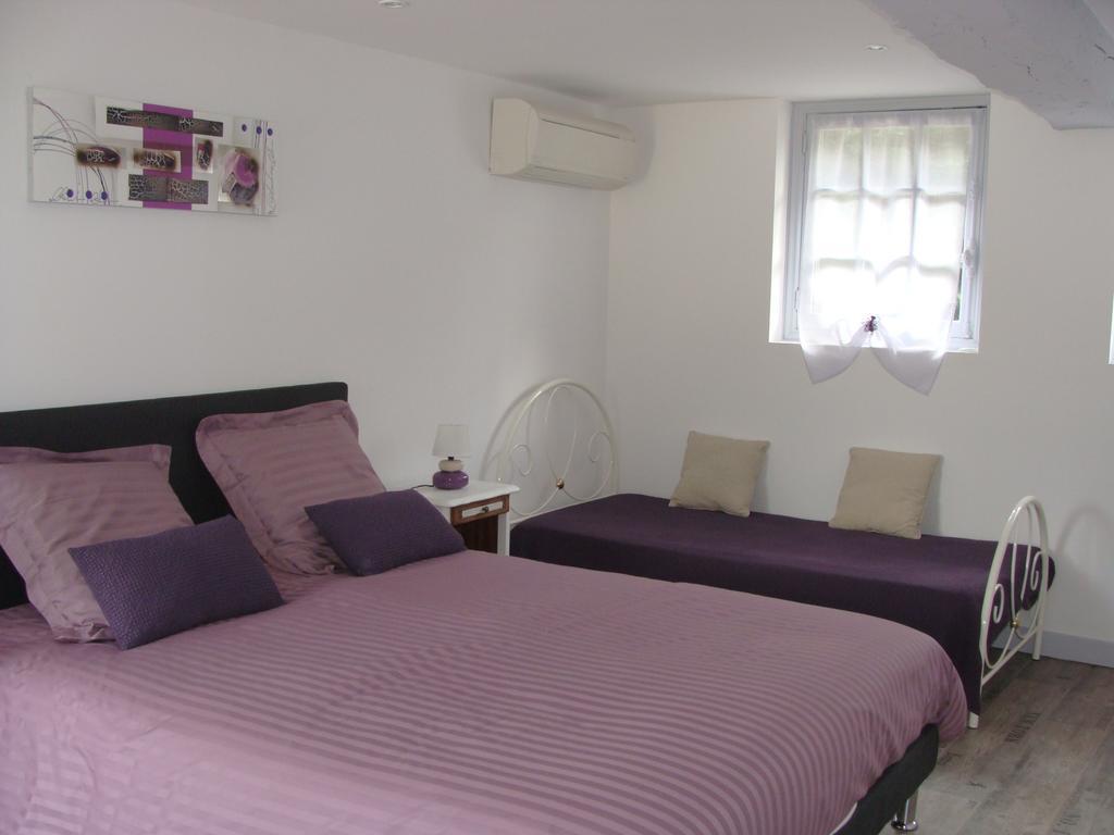 Le Vieux Castel Bed and Breakfast Goustranville Exterior foto